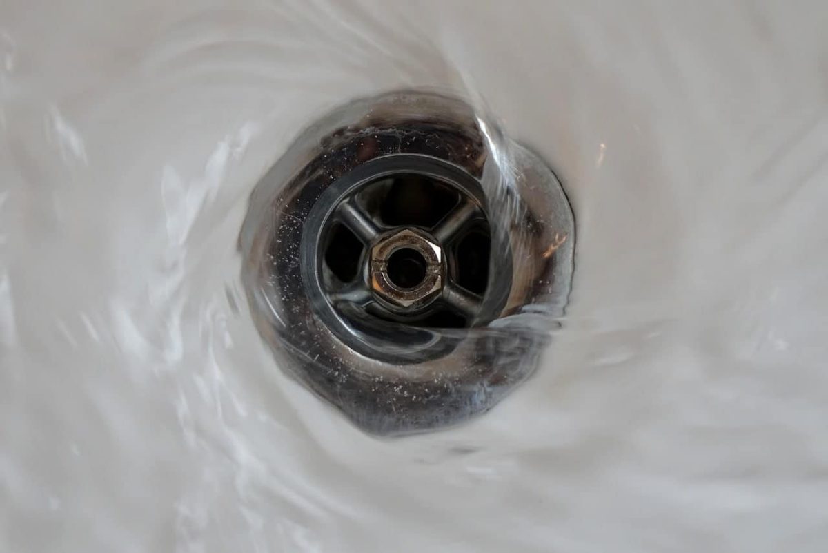 prendre une douche de cinq minutes, eau qui s'écoule