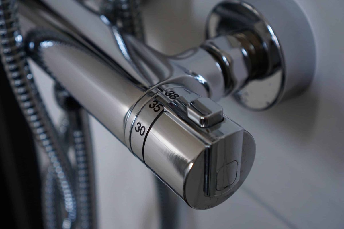 mitigeur en aluminium pour choisir la température de l'eau douche